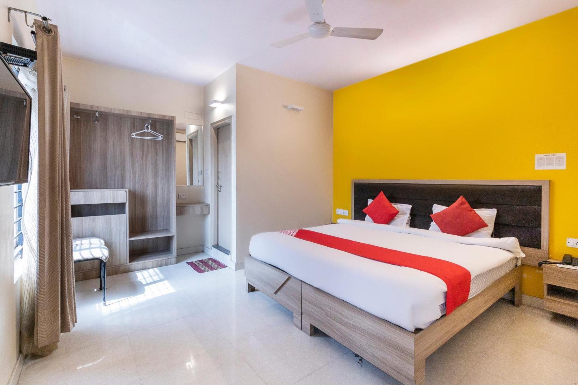 Hotel O Golden Inn Near Cubbon Park Бенґалуру Екстер'єр фото