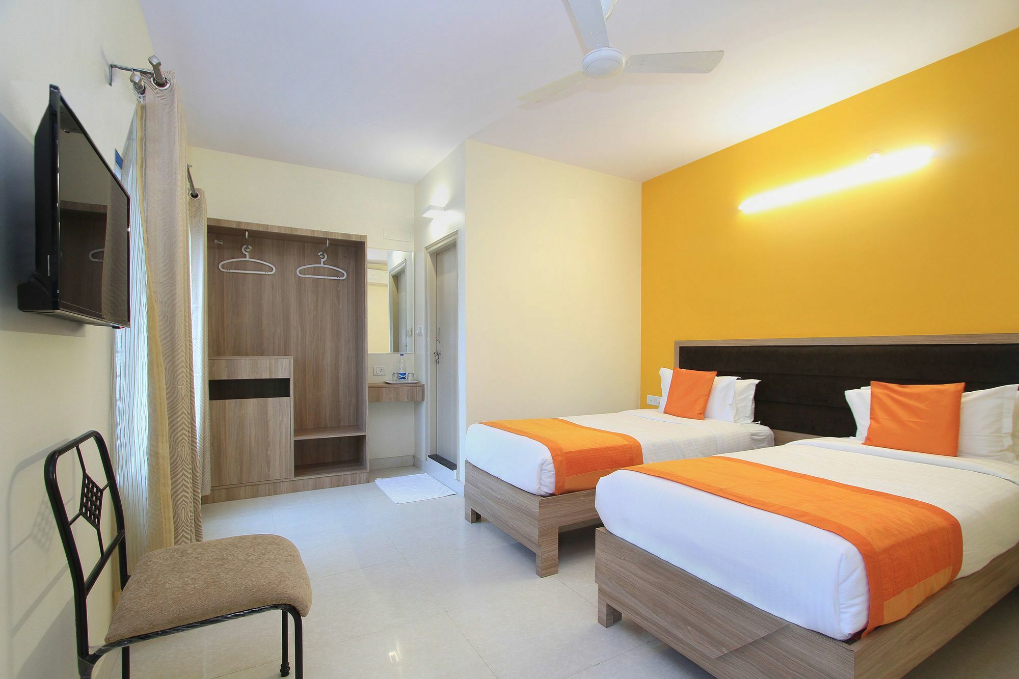 Hotel O Golden Inn Near Cubbon Park Бенґалуру Екстер'єр фото