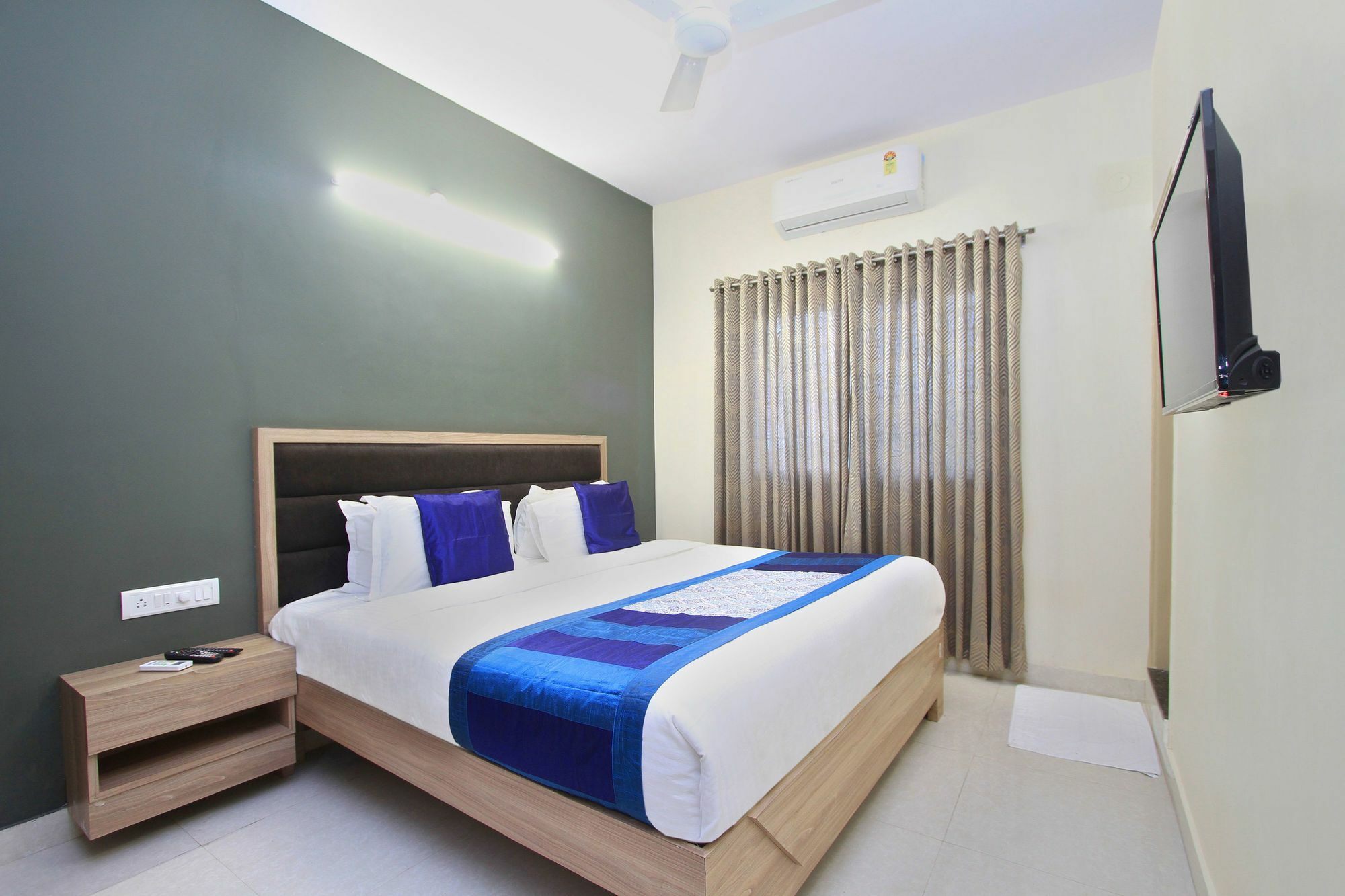 Hotel O Golden Inn Near Cubbon Park Бенґалуру Екстер'єр фото