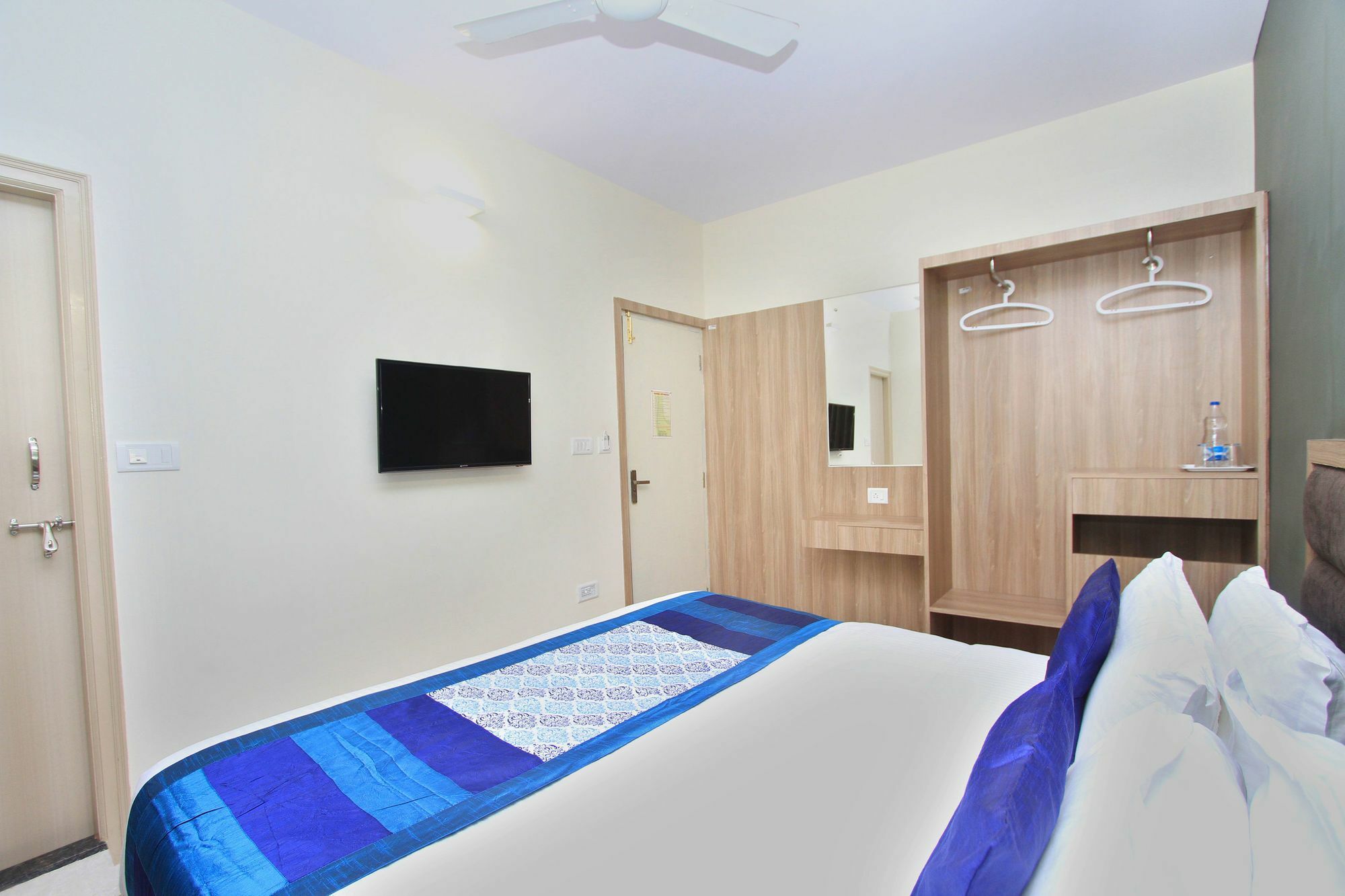 Hotel O Golden Inn Near Cubbon Park Бенґалуру Екстер'єр фото