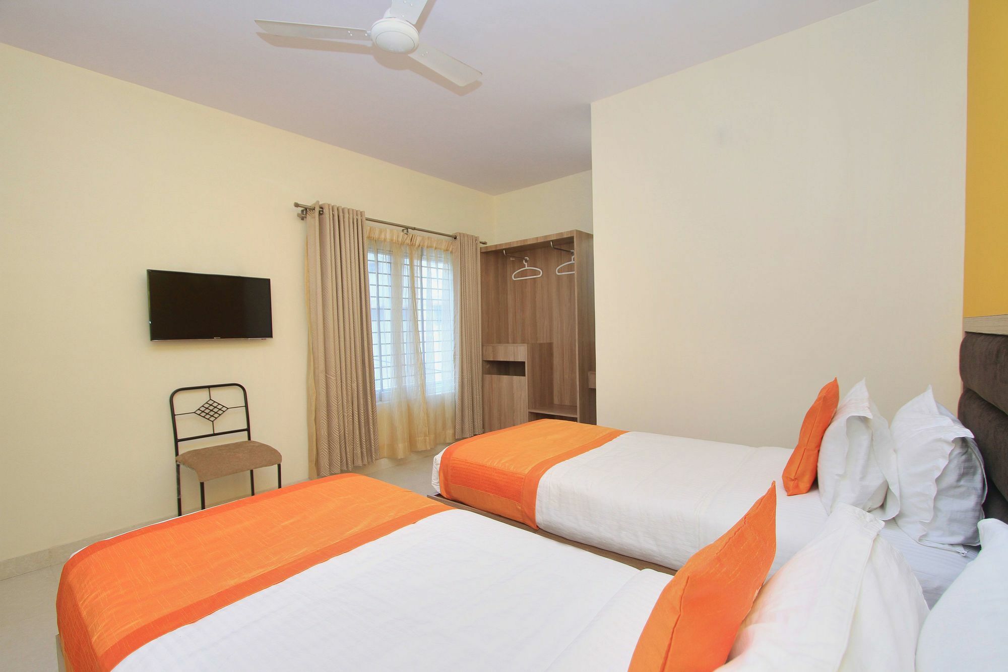 Hotel O Golden Inn Near Cubbon Park Бенґалуру Екстер'єр фото