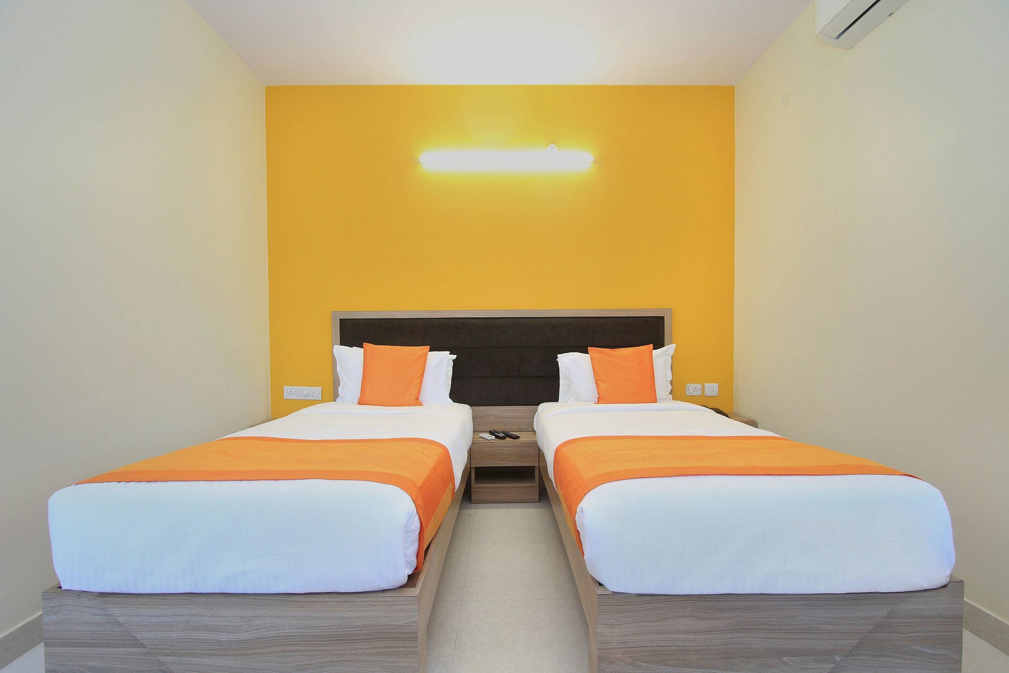 Hotel O Golden Inn Near Cubbon Park Бенґалуру Екстер'єр фото